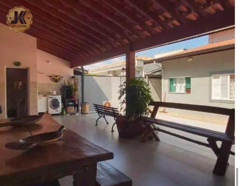 Casa à venda em Jaguariúna, Jardim Europa, com 4 quartos, com 237 m²